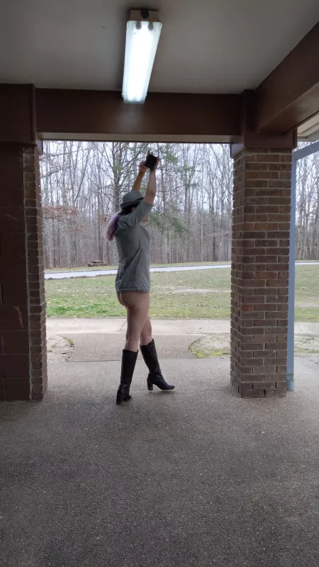 Who needs pants? [OC] by mjtherose