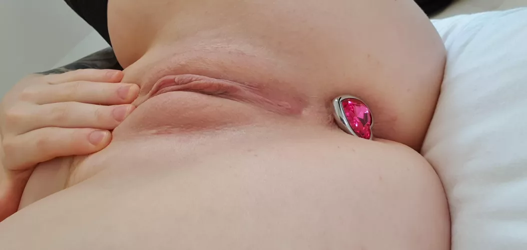 Who ordered some freshly shaved pussy and a plugged ass? by GingerLovesAnal