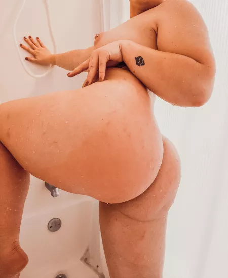 who says you can’t have your cake and eat it too?? 😋🎂 by [deleted]