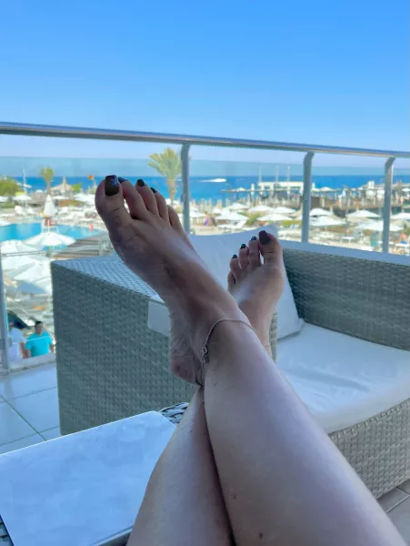 Who wanna?😛🥰😈 by missheels07