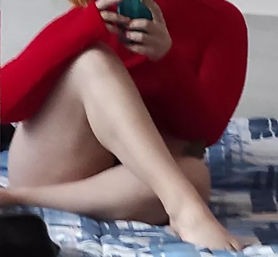 Who Wanna be under my feet?🌺 by Sdr0nt