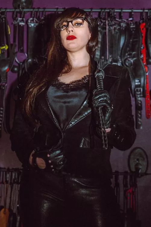 Who wanna get enslave there should DM for some great task💕💕 by Mistressserah4867