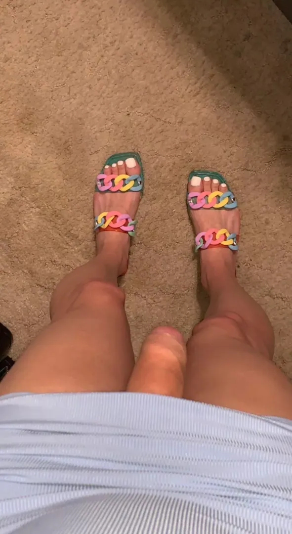 Who wanna me to cum public? posted by sexy_girl_naughty