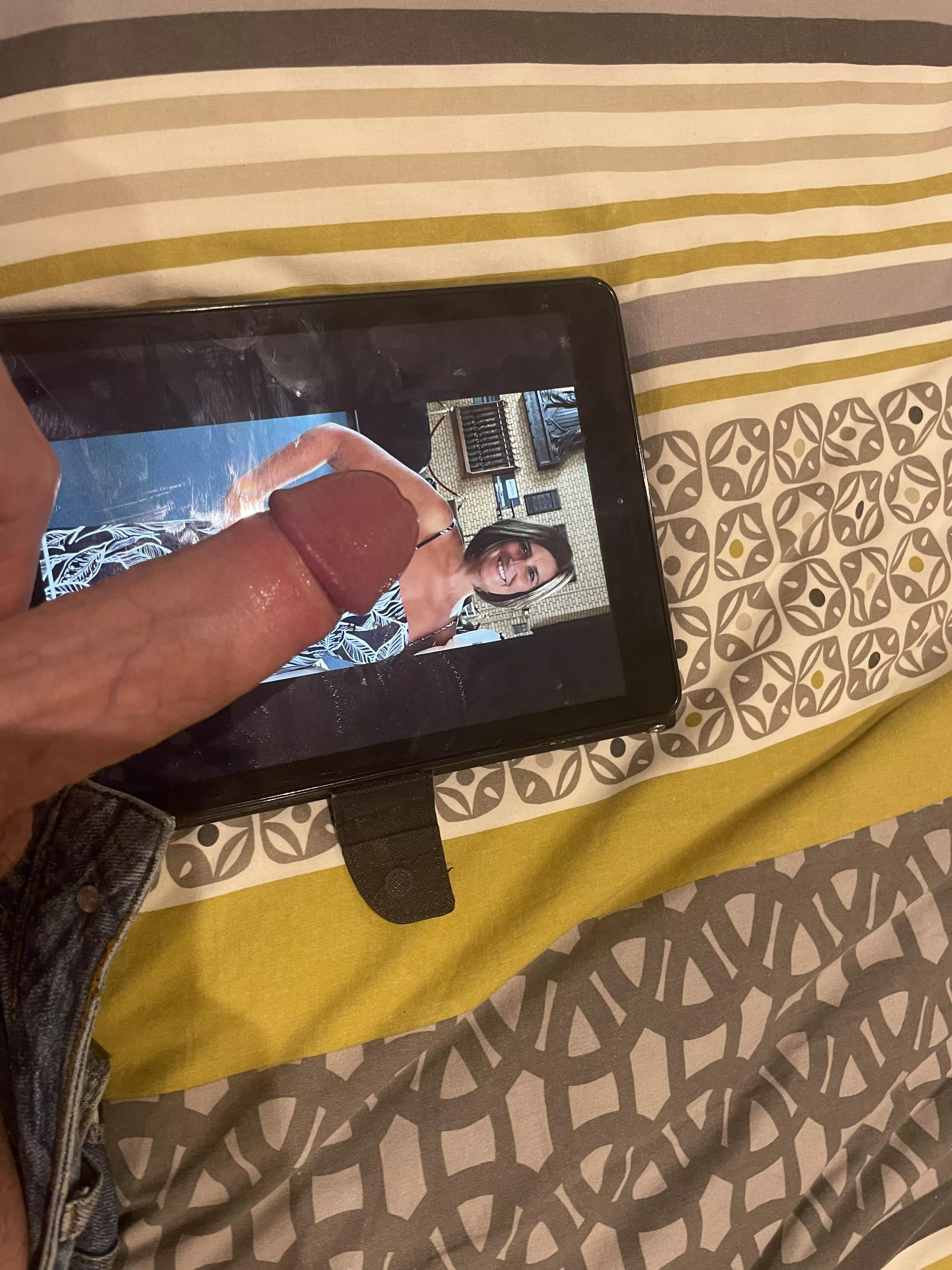 Who want a tribute to your mum in her pants posted by Live-Permit3985