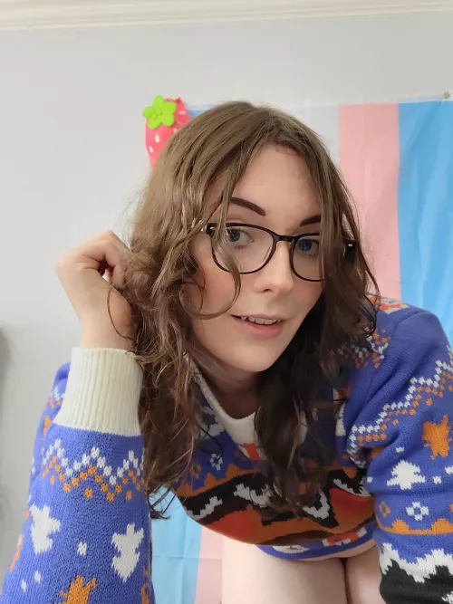 Who want some cuddles! by ayyplustwo