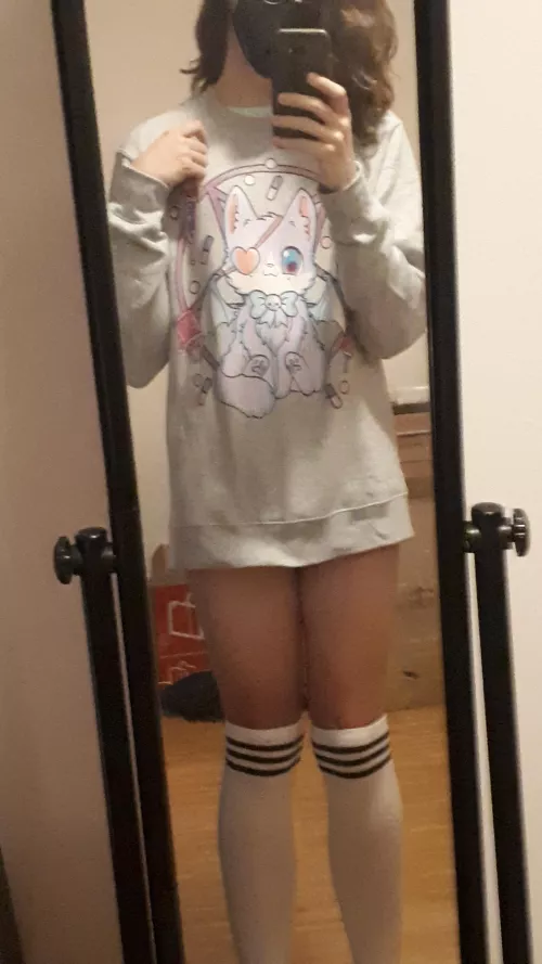 Who wants cuddles 👉🏻👈🏻 by Nikiki2110