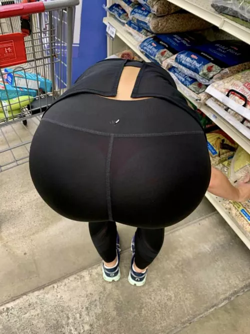 Who wants more creepshots dm me and follow by thehub4u