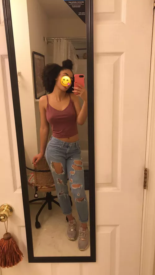 Who wants my 19yo Gf’s Dropbox?! 😋 full of nude pics/vids! Kik: Bbgun8149 by bbgun81499