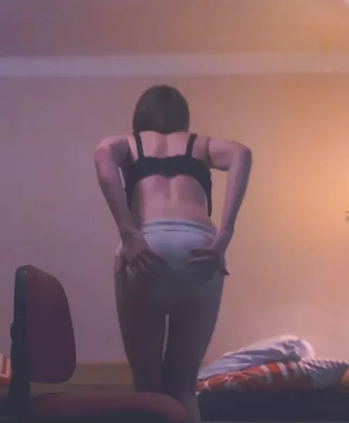 who wants slap my ass? by IzabelaQueen