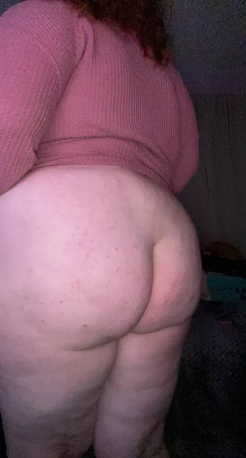 Who wants some extra ass? by AimlessRoamer