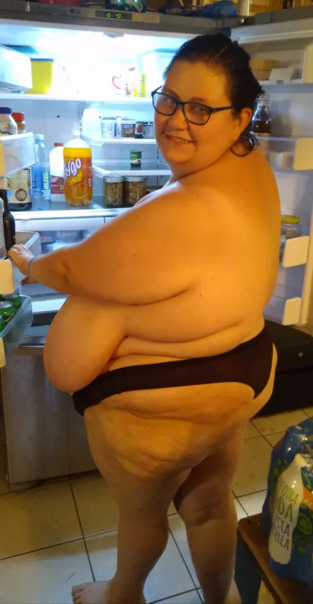 Who wants some Monday munchies by pervert1984