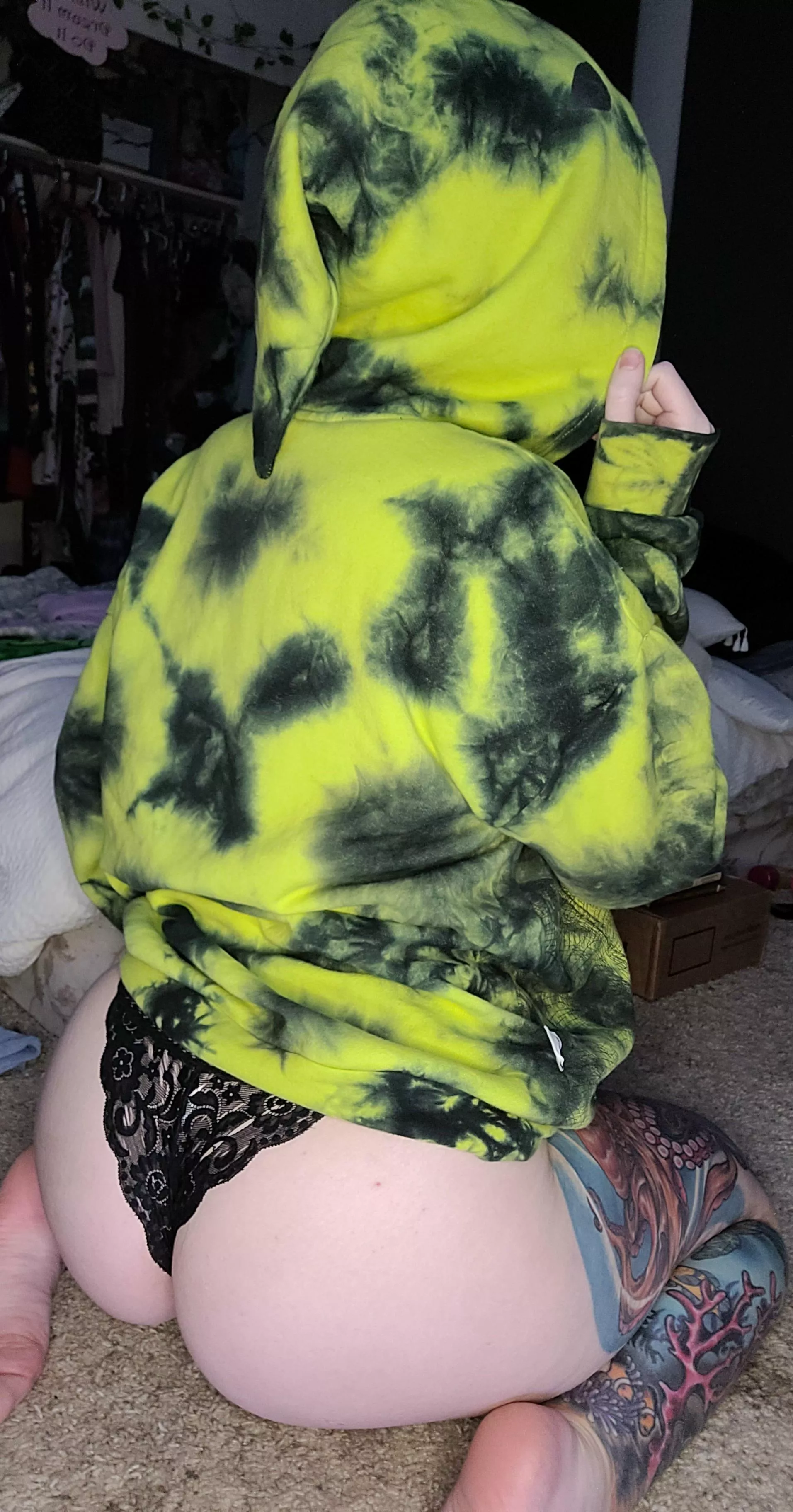 Who wants to boogie? 🔥 posted by sillylittleredhead