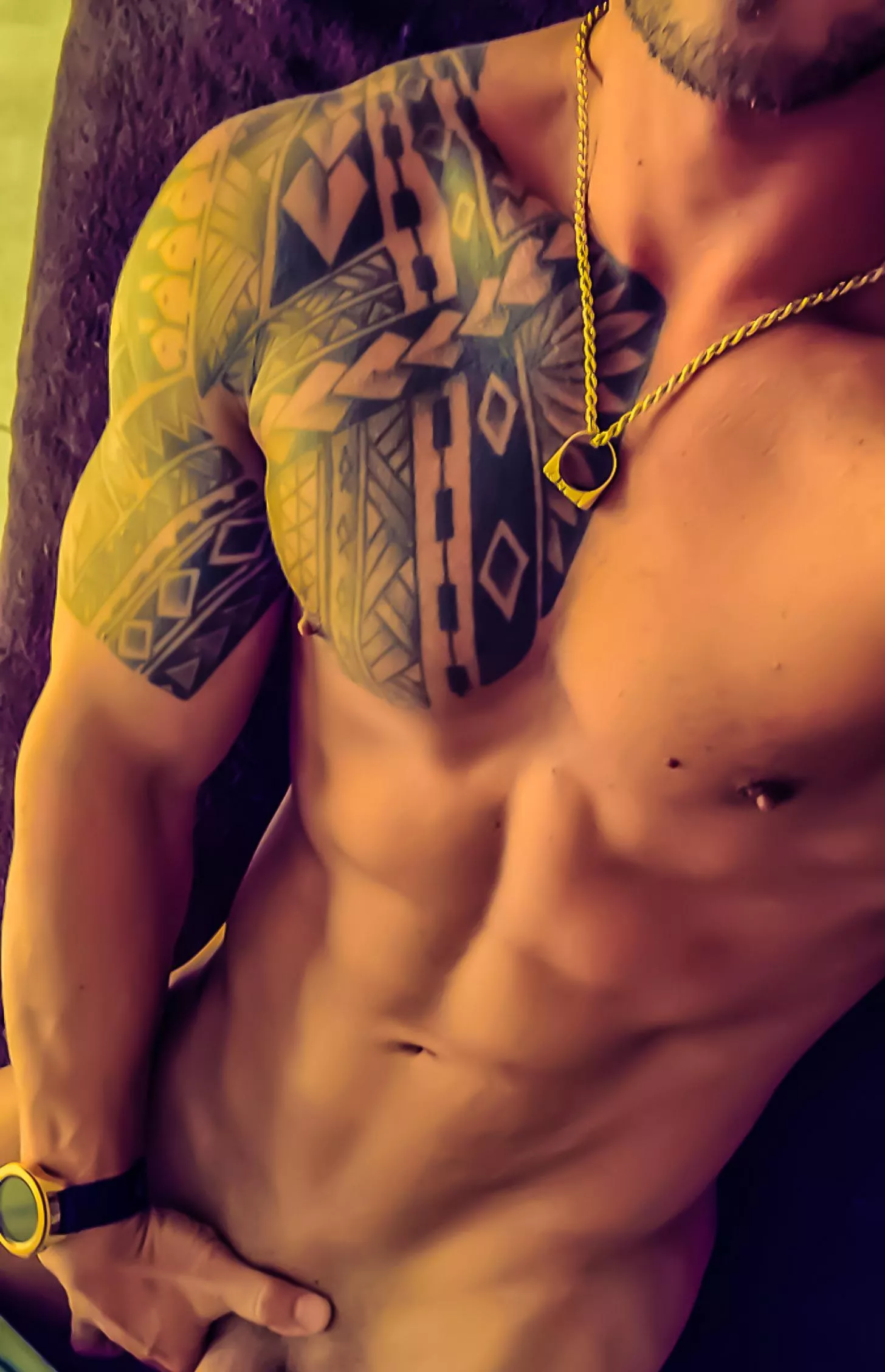 Who wants to bring in the new year with me? 😉[m] posted by reeeeohssss9