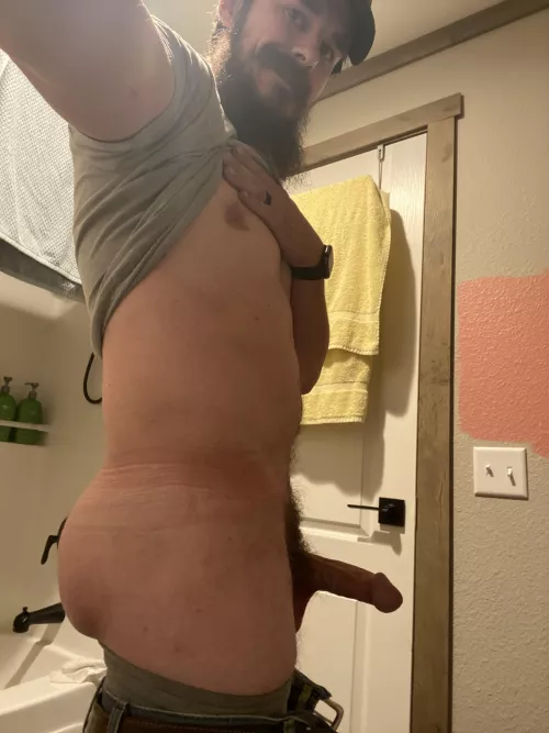 Who wants to come play? 😏 by Texas_guy1836