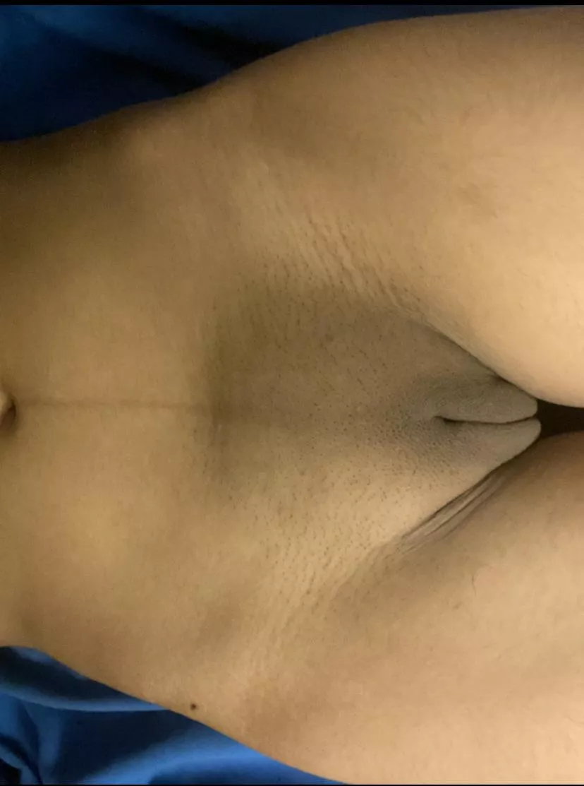 Who wants to come spread these legs open for me ? 🥺 i wanna feel a tongue on my clit ❤️ posted by lalabin27