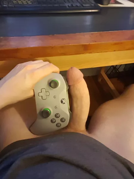 Who wants to compare controllers 😉 by NewWave97