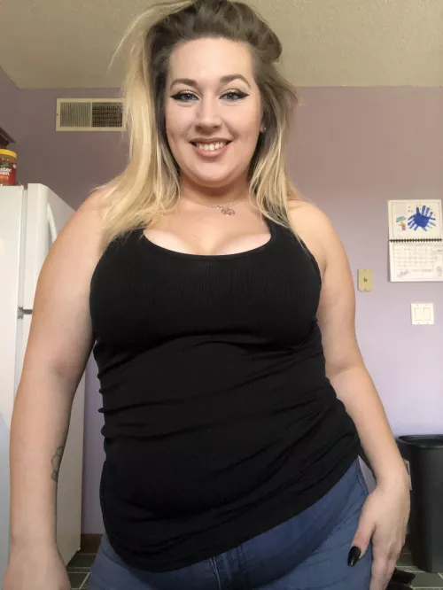 Who wants to cuddle up and read a good book with me? by Amethystesdee