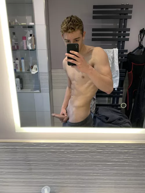 Who wants to cum in the shower with me by Hratpackage