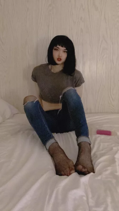 Who wants to cum on my nylons? 💦 by kristenkatana