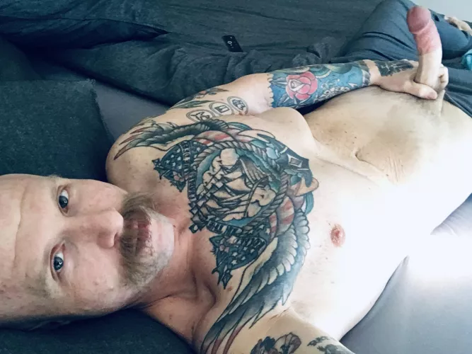 Who wants to fuck a giant? by HansVonHung