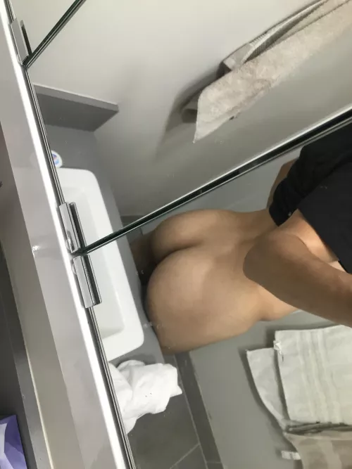 Who wants to fuck me ? by goobE9