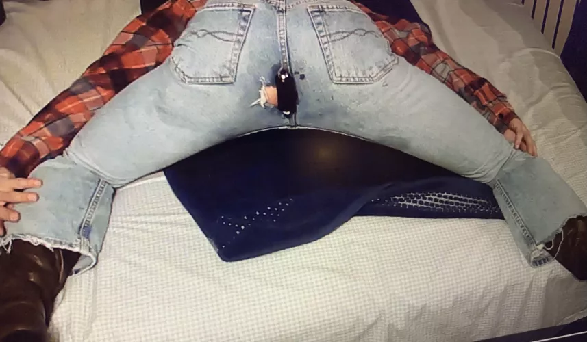 Who wants to fuck my cowgirl ass in this jeans? by cindyyxo