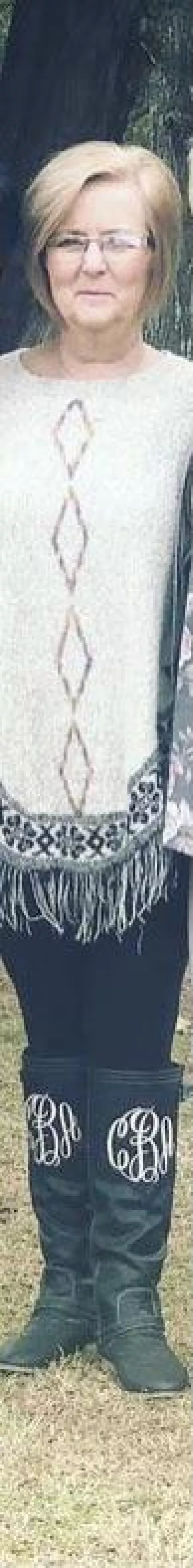 Who wants to fuck this early 60s GILF? Kik CcChris42 by 40scpl