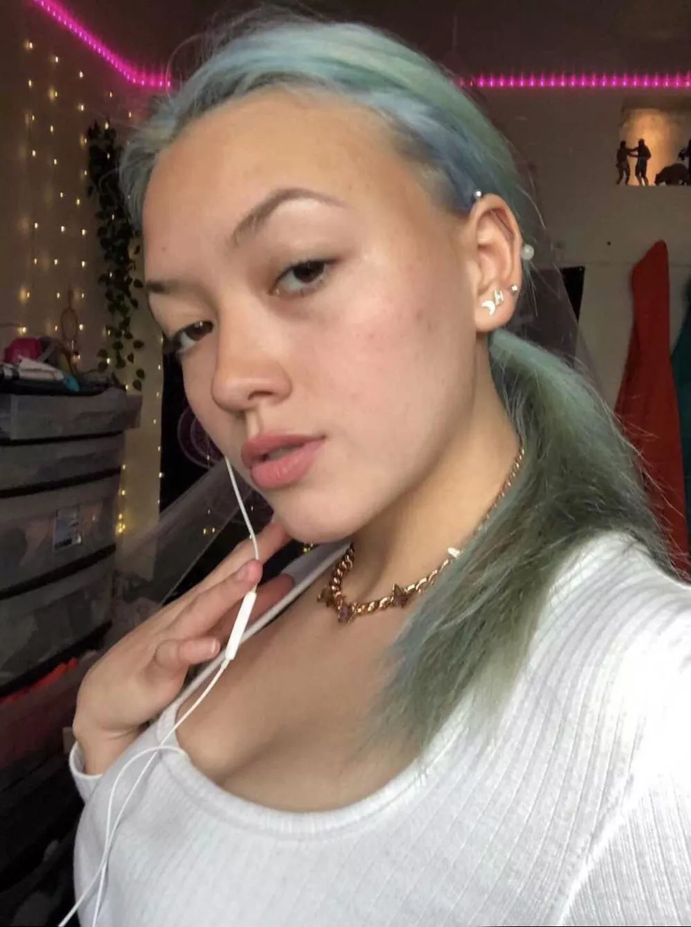 Who wants to fuck this face? posted by Lazy_Distribution_91