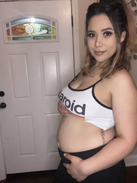 Who wants to get my belly bigger? I need a feeder 😋 by LuciousLuna