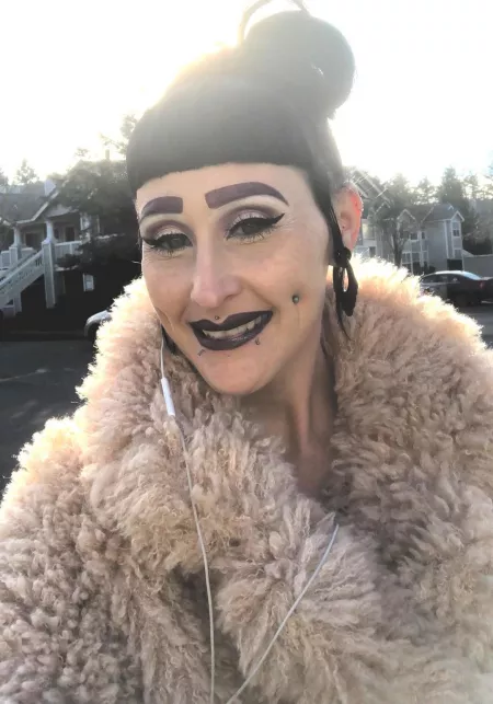 Who wants to get under my coat? by RayRaysWorld100