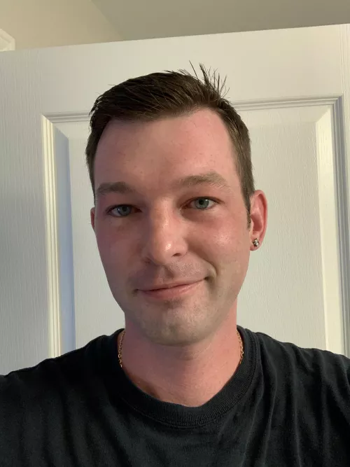 Who wants to hang out today? by glassdude88