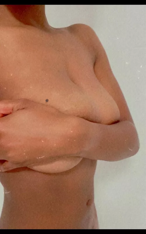 Who wants to help hold these big tits up? by jessisabaddie092