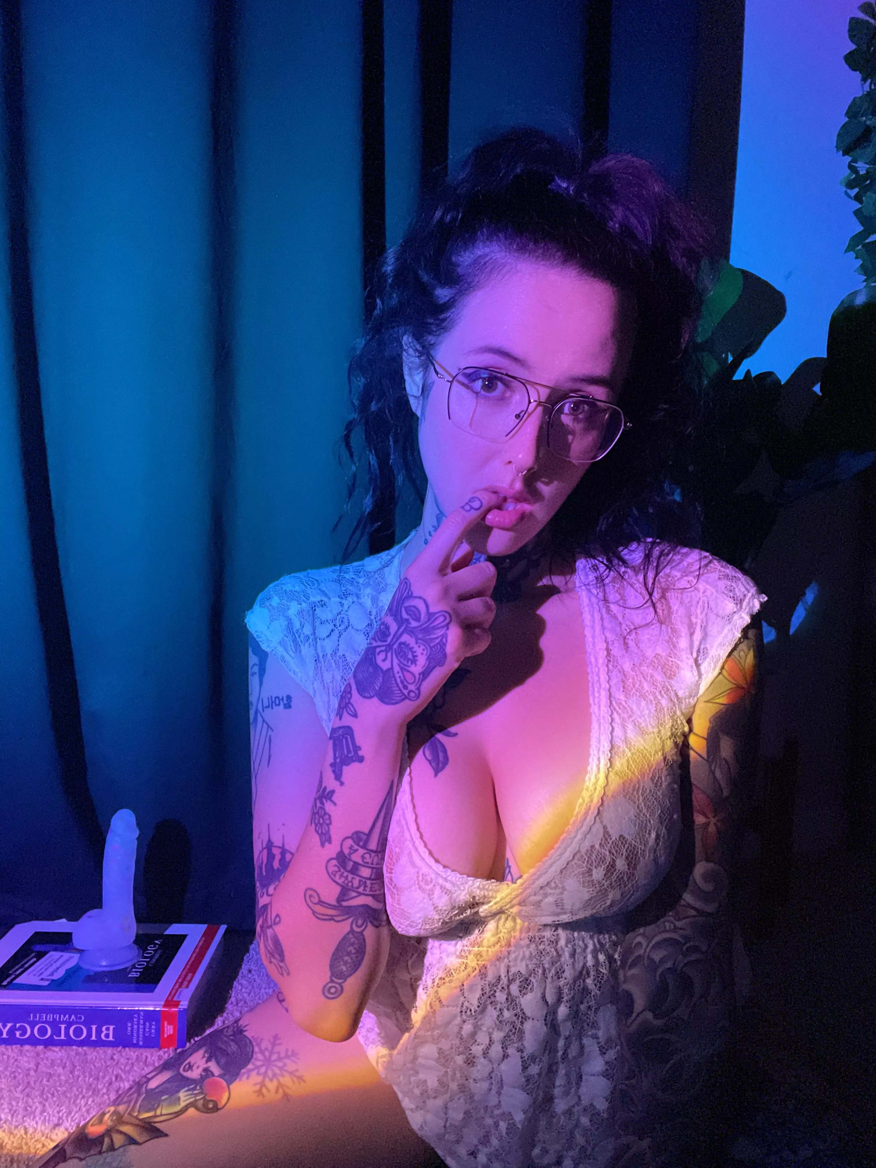 Who wants to help me study? 🥺 posted by korean_breakfast