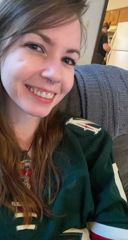 Who wants to hold hands, be cute n’ gay with me? 🥰 (femme seeking femme) by catparticles