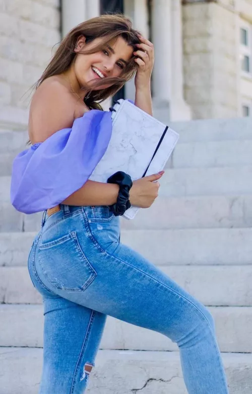 Who wants to jerk/cum my friend? Dm me(no nudes) by Kitchen-Ad-5177