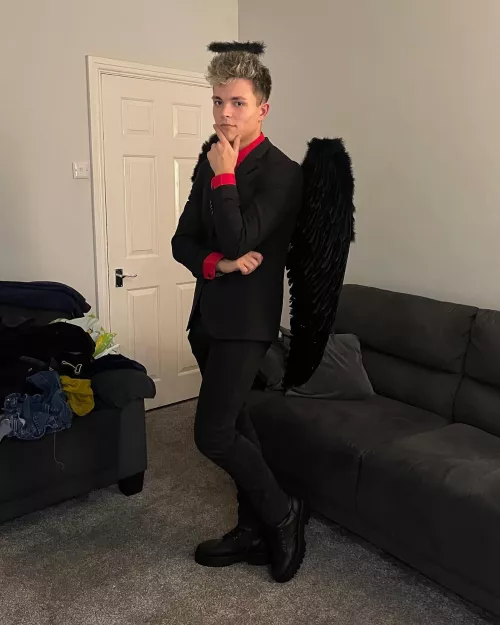 Who wants to join me in hell 😈🔥 by Xzese