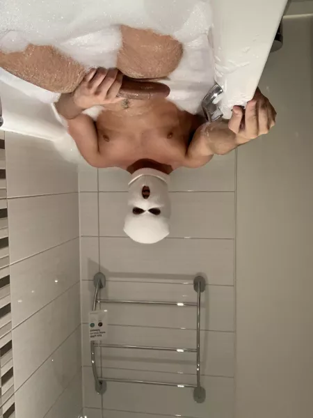 who wants to join me in the bath and suck on my 8 incher😈😈💦 by two_lads