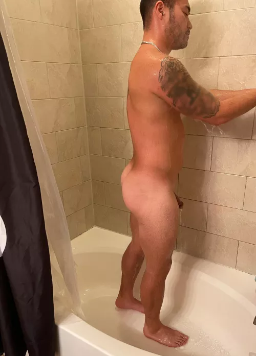 Who wants to join me in the shower by Shin-Carter