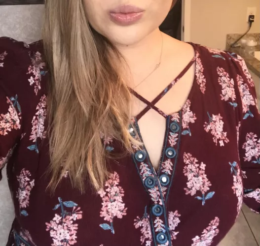 Who wants to kiss my wife by clippers2024