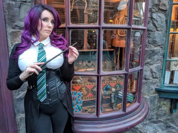 Who wants to lend me their broom stick? [F] by RavenWidowOF