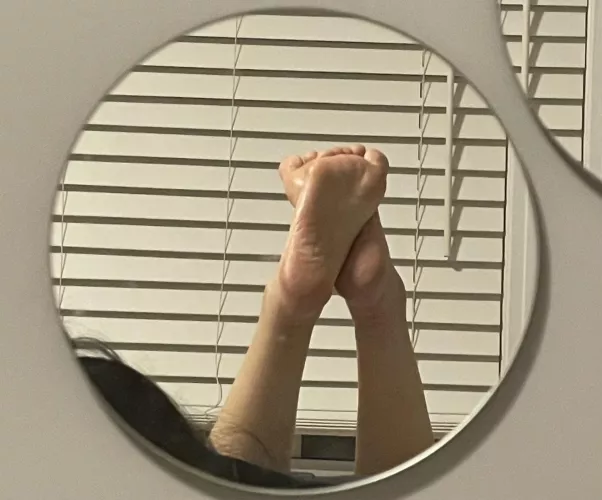 who wants to lick my sweaty feet? 😋🤤 by toesnhoesxo