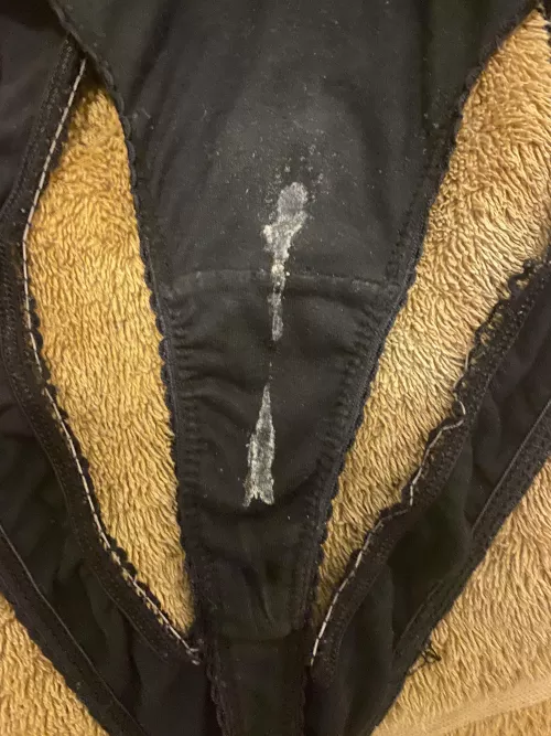 Who wants to lick the wife’s creamy panties? by pirateship-1