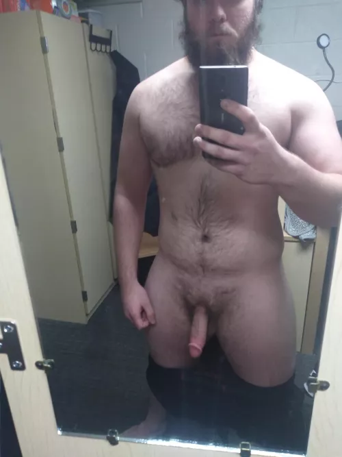 Who wants to lie in bed with me? by 1t-1s-What-1t-1s