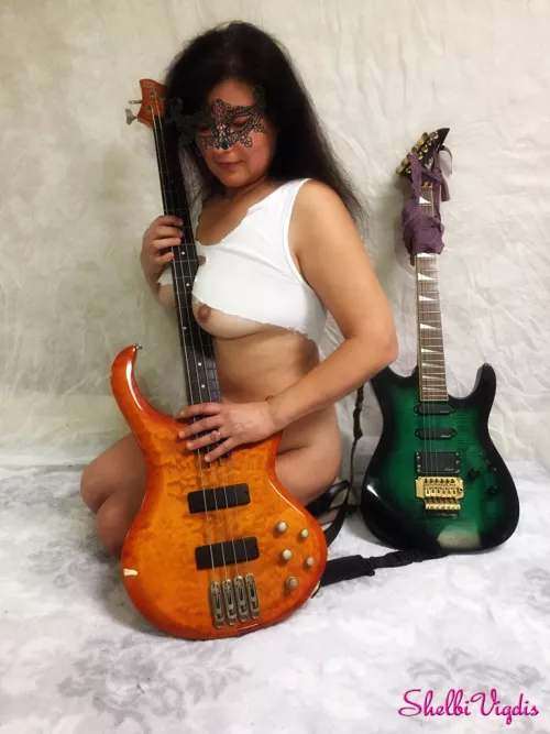 Who wants to make beautiful music with me? by ShelbiVigdis