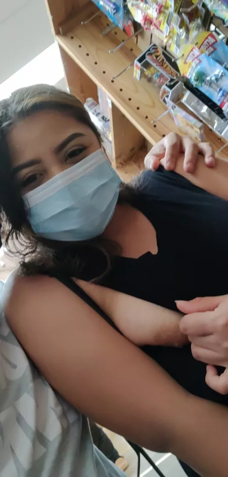 Who wants to play truth or dare? by Tx_cutie_has_a_booty