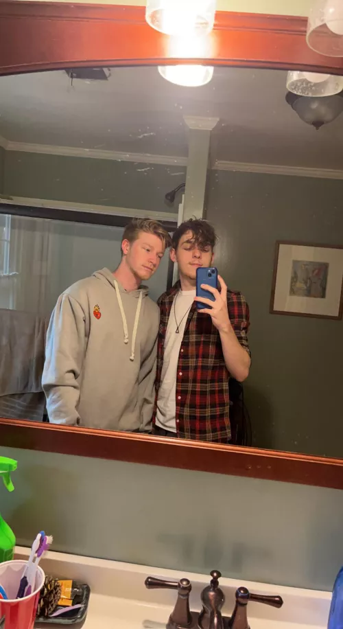 Who wants to play video games with us? PS4 and PC 🎮 by Rhaegal1029