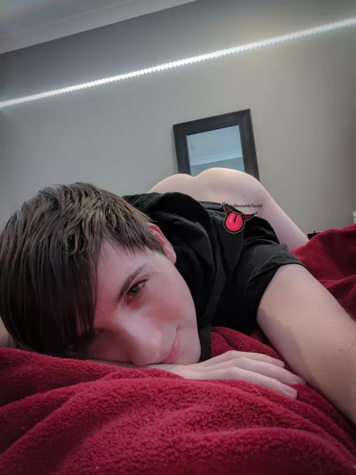 Who wants to play with me 🤔 by UnstableTwink