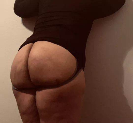 Who wants to pop my bussy by Illustrious-Flight14