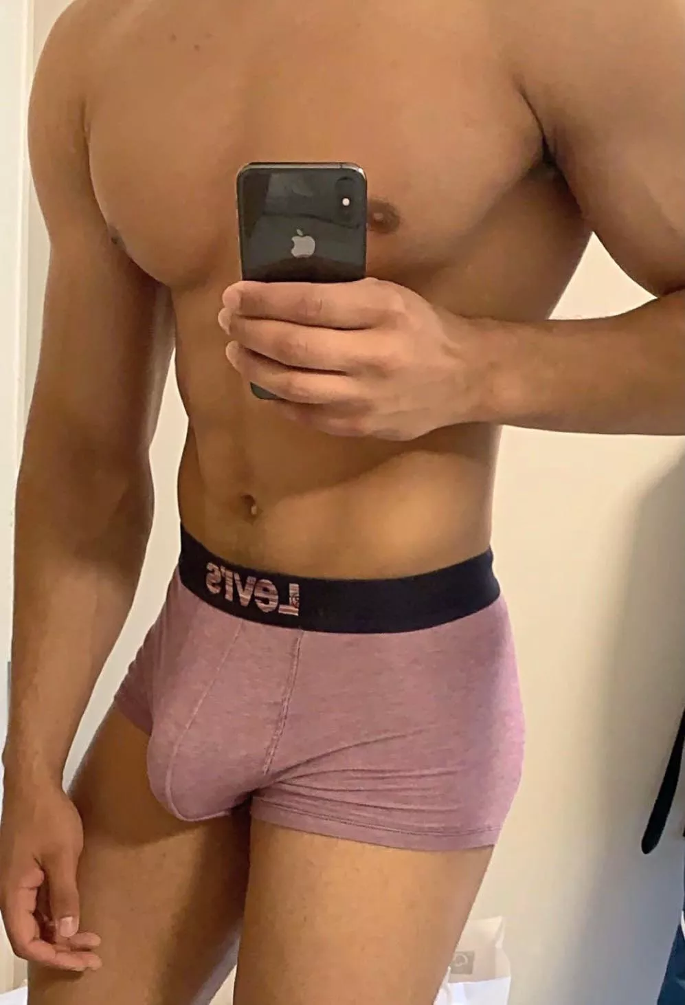 Who wants to rub my bulge? 😈 posted by hungOliver