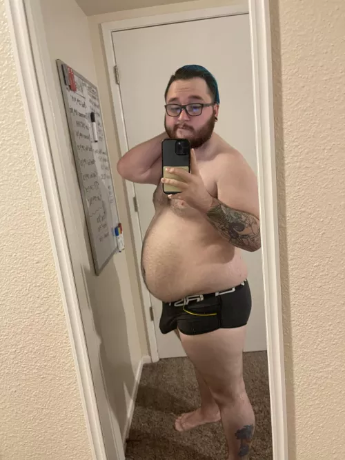 Who wants to rub this belly? by Justalostbear